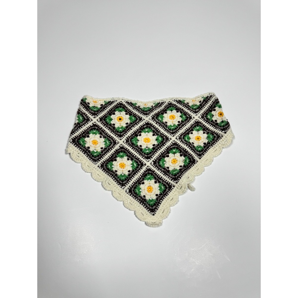 Earthbound Trading Co. Women's Scarf/Wrap Multicolor‎ Stunning Floral Crochet